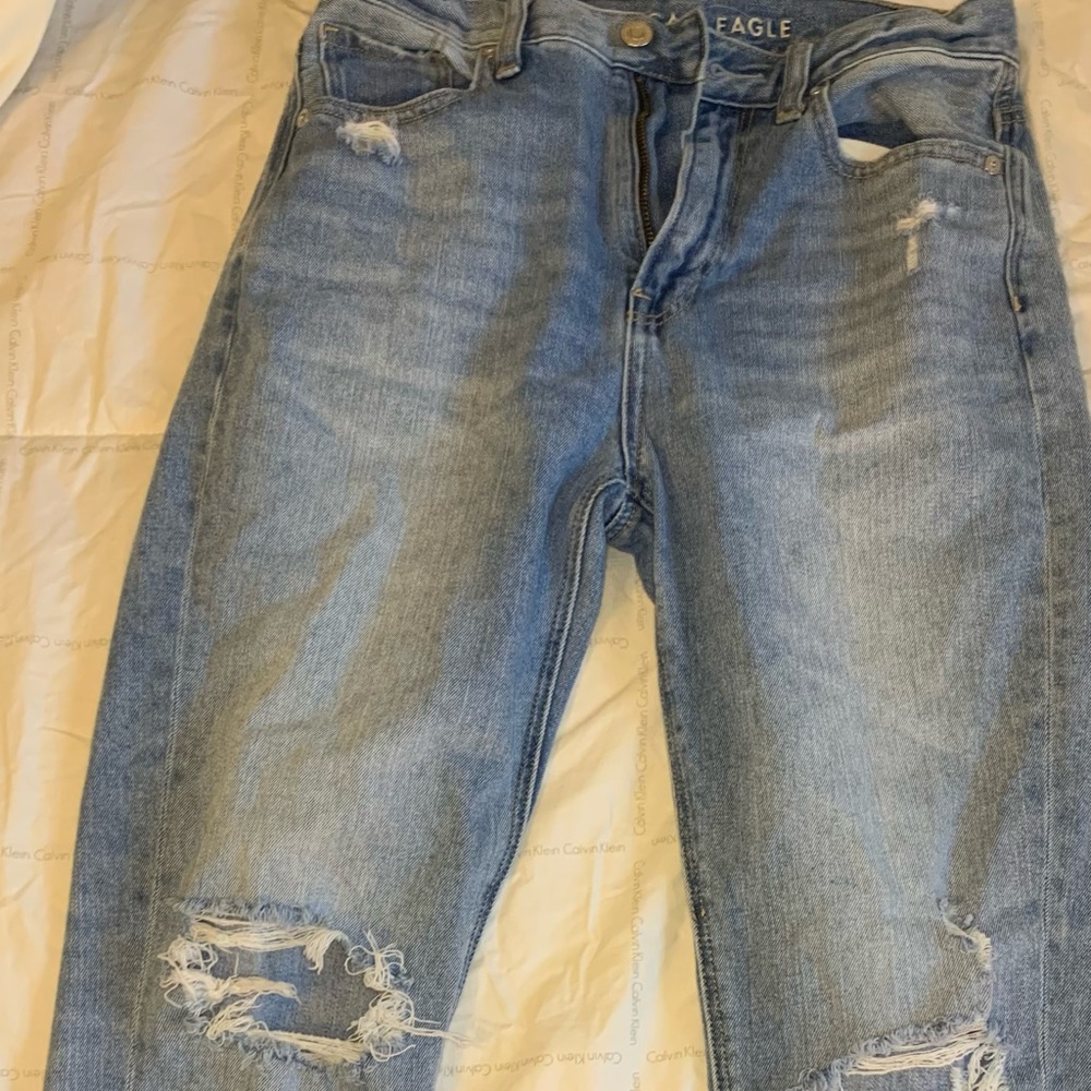 American Eagle mom jean